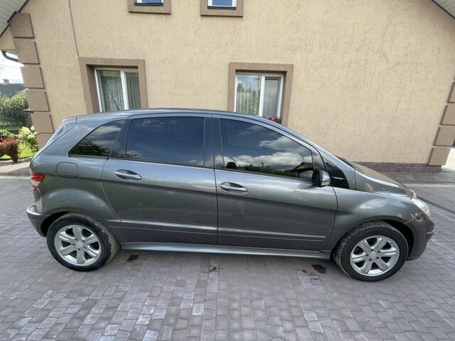 Сірий Мерседес 200, об'ємом двигуна 2 л та пробігом 276 тис. км за 7100 $, фото 1 на Automoto.ua