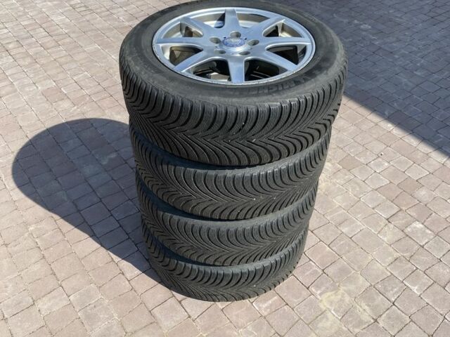 Сірий Мерседес 200, об'ємом двигуна 2 л та пробігом 276 тис. км за 7100 $, фото 6 на Automoto.ua