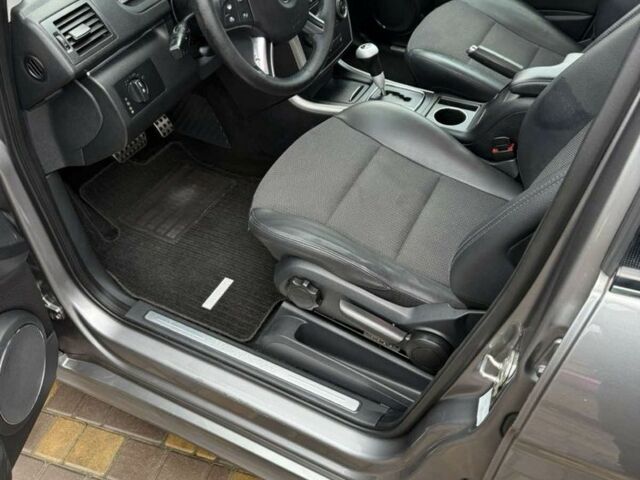 Серый Мерседес 200, объемом двигателя 2 л и пробегом 233 тыс. км за 7000 $, фото 5 на Automoto.ua