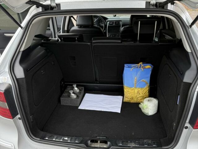 Серый Мерседес 200, объемом двигателя 2 л и пробегом 313 тыс. км за 7900 $, фото 6 на Automoto.ua