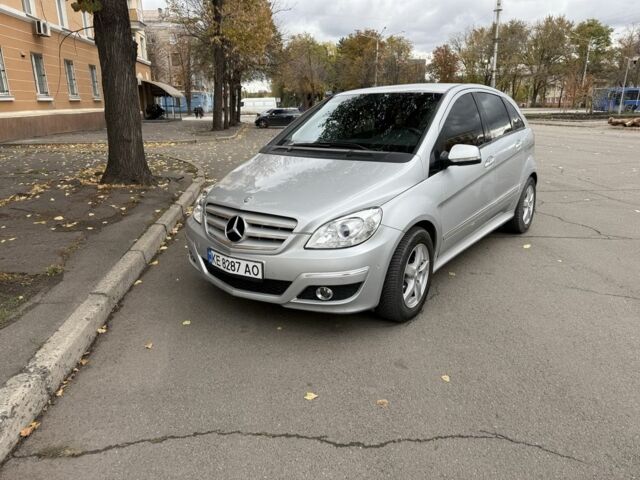 Серый Мерседес 200, объемом двигателя 2 л и пробегом 313 тыс. км за 7900 $, фото 12 на Automoto.ua