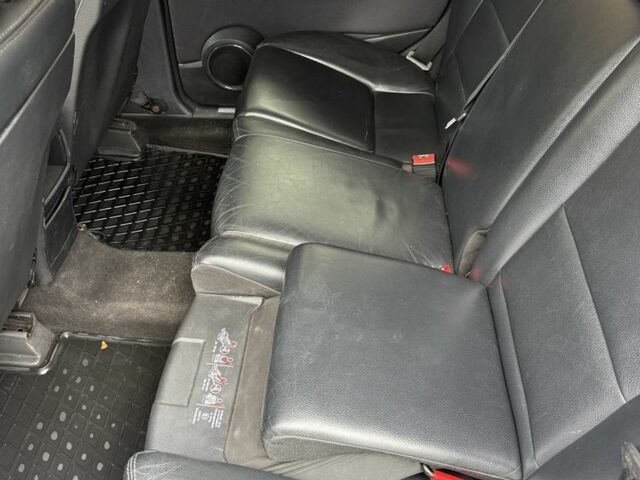 Серый Мерседес 200, объемом двигателя 2 л и пробегом 313 тыс. км за 7900 $, фото 5 на Automoto.ua