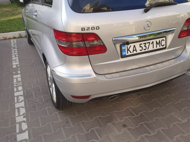 Серый Мерседес 200, объемом двигателя 2 л и пробегом 64 тыс. км за 9950 $, фото 6 на Automoto.ua