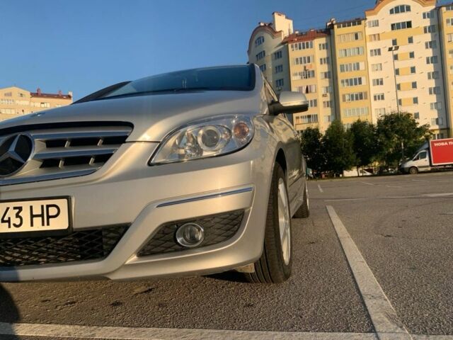 Сірий Мерседес 200, об'ємом двигуна 2 л та пробігом 280 тис. км за 7200 $, фото 4 на Automoto.ua