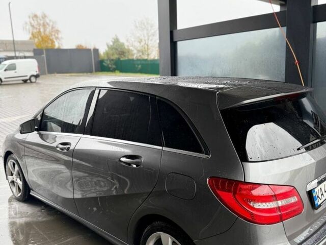 Мерседес 200 2012 в Володарке на Automoto.ua Серый Мерседес 200, объемом двигателя 1.8 л и пробегом 298 тыс. км за 14700 $, фото 2 на Automoto.ua