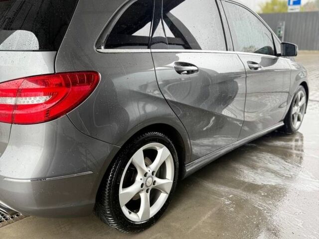 Мерседес 200 2012 в Володарке на Automoto.ua Серый Мерседес 200, объемом двигателя 1.8 л и пробегом 298 тыс. км за 14700 $, фото 3 на Automoto.ua