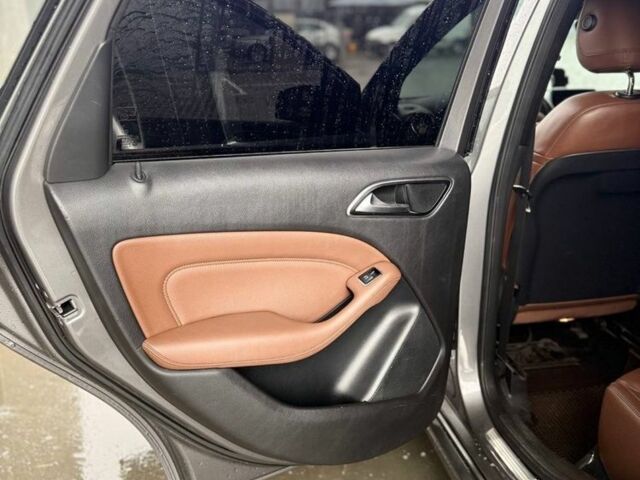 Мерседес 200 2012 в Володарке на Automoto.ua Серый Мерседес 200, объемом двигателя 1.8 л и пробегом 298 тыс. км за 14700 $, фото 8 на Automoto.ua