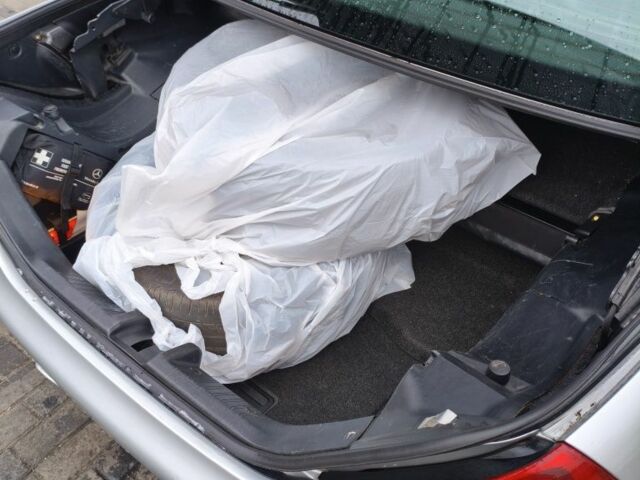 Сірий Мерседес 200, об'ємом двигуна 2 л та пробігом 194 тис. км за 6500 $, фото 6 на Automoto.ua