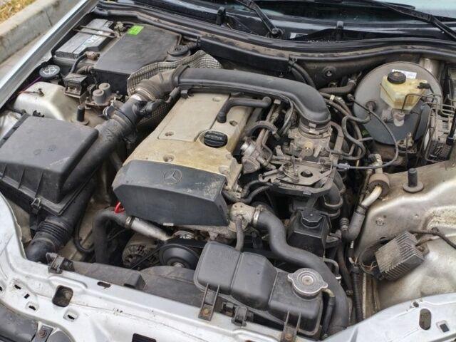 Сірий Мерседес 200, об'ємом двигуна 2 л та пробігом 194 тис. км за 6500 $, фото 5 на Automoto.ua
