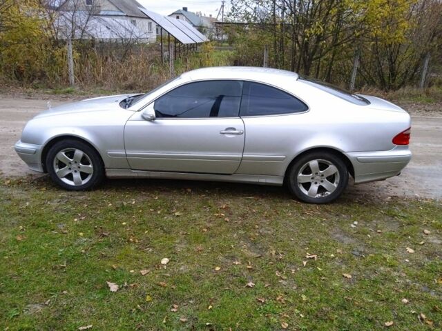 Серый Мерседес 200, объемом двигателя 2 л и пробегом 389 тыс. км за 3900 $, фото 2 на Automoto.ua