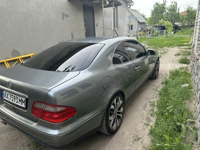 Серый Мерседес 200, объемом двигателя 2 л и пробегом 300 тыс. км за 3800 $, фото 4 на Automoto.ua