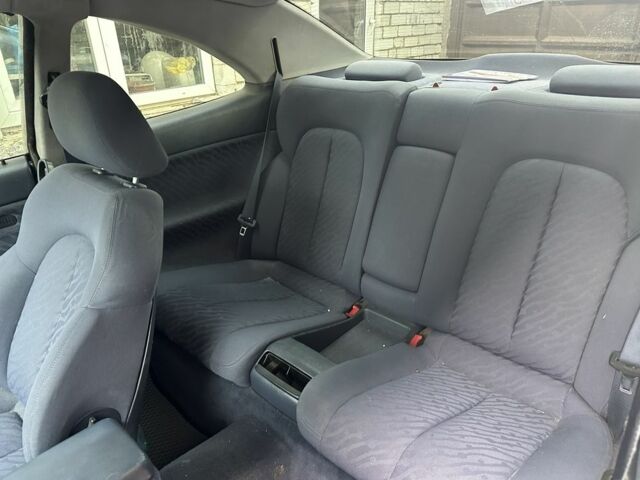 Серый Мерседес 200, объемом двигателя 2 л и пробегом 300 тыс. км за 3800 $, фото 6 на Automoto.ua