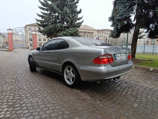 Серый Мерседес 200, объемом двигателя 2 л и пробегом 235 тыс. км за 4300 $, фото 4 на Automoto.ua
