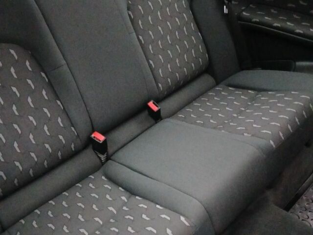 Сірий Мерседес 200, об'ємом двигуна 2 л та пробігом 209 тис. км за 3999 $, фото 14 на Automoto.ua