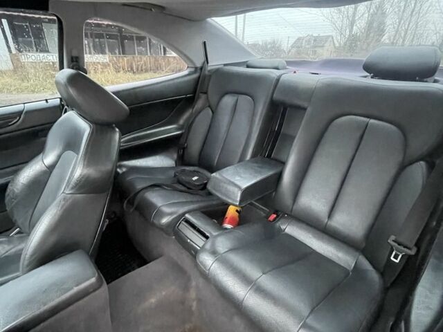 Серый Мерседес 200, объемом двигателя 2 л и пробегом 364 тыс. км за 2700 $, фото 7 на Automoto.ua