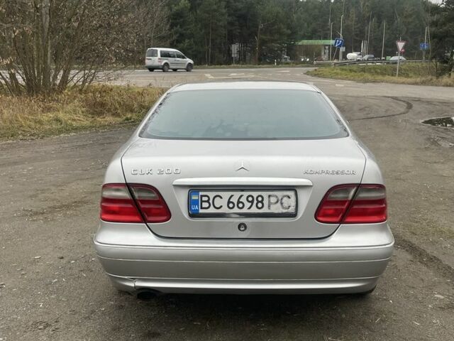 Серый Мерседес 200, объемом двигателя 2 л и пробегом 364 тыс. км за 2700 $, фото 4 на Automoto.ua