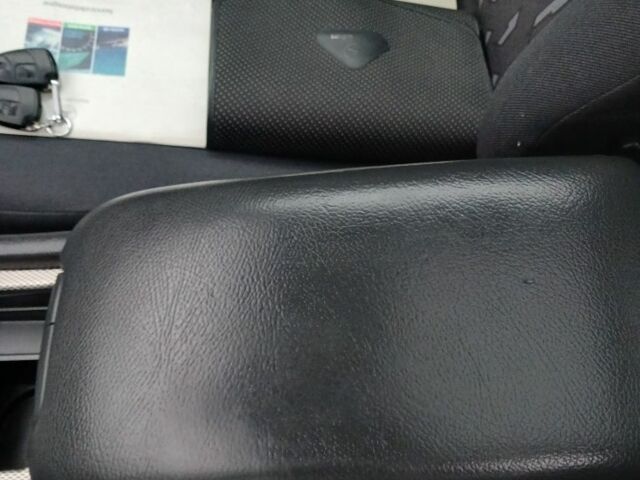 Сірий Мерседес 200, об'ємом двигуна 2 л та пробігом 209 тис. км за 3999 $, фото 20 на Automoto.ua