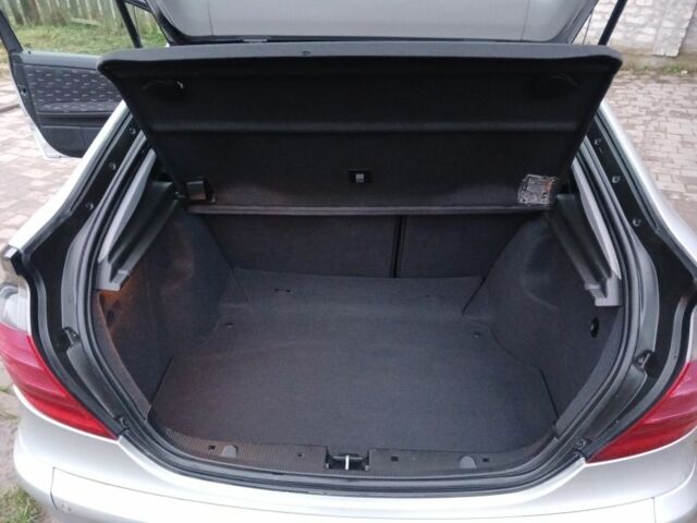 Сірий Мерседес 200, об'ємом двигуна 2 л та пробігом 209 тис. км за 3999 $, фото 15 на Automoto.ua