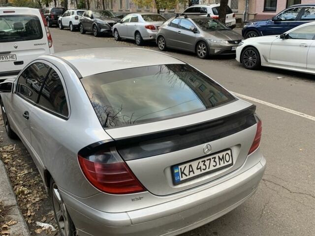 Серый Мерседес 200, объемом двигателя 2 л и пробегом 240 тыс. км за 3300 $, фото 1 на Automoto.ua