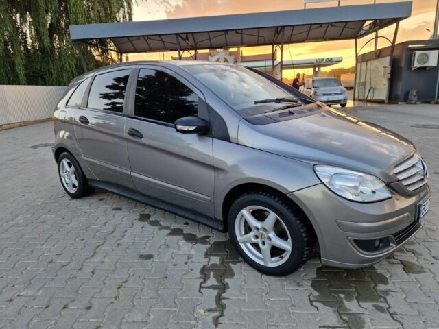 Мерседес 200 2007 в Снятине на Automoto.ua Серый Мерседес 200, объемом двигателя 2 л и пробегом 260 тыс. км за 6500 $, фото 1 на Automoto.ua