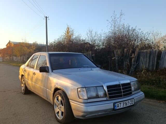 Серый Мерседес 200, объемом двигателя 2 л и пробегом 350 тыс. км за 2100 $, фото 1 на Automoto.ua