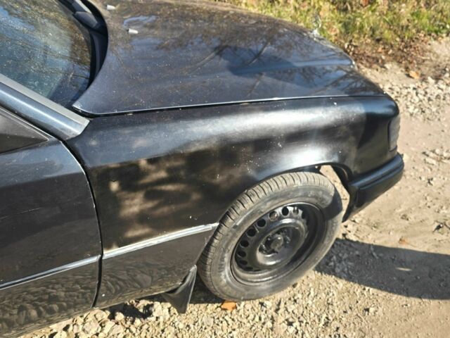 Серый Мерседес 200, объемом двигателя 2 л и пробегом 500 тыс. км за 1700 $, фото 1 на Automoto.ua