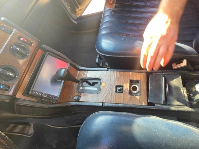 Серый Мерседес 200, объемом двигателя 2 л и пробегом 500 тыс. км за 1700 $, фото 5 на Automoto.ua