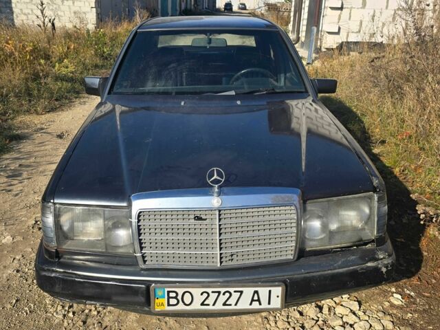 Серый Мерседес 200, объемом двигателя 2 л и пробегом 500 тыс. км за 1700 $, фото 2 на Automoto.ua