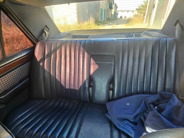 Серый Мерседес 200, объемом двигателя 2 л и пробегом 500 тыс. км за 1700 $, фото 6 на Automoto.ua