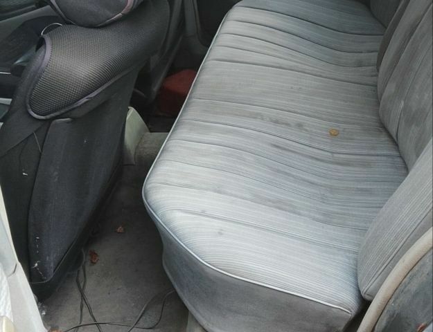 Серый Мерседес 200, объемом двигателя 2 л и пробегом 350 тыс. км за 998 $, фото 1 на Automoto.ua