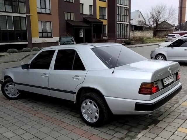 Серый Мерседес 200, объемом двигателя 2 л и пробегом 400 тыс. км за 2436 $, фото 5 на Automoto.ua