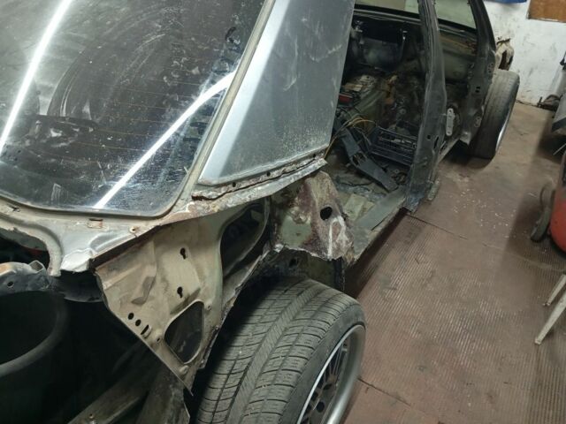 Серый Мерседес 200, объемом двигателя 2 л и пробегом 450 тыс. км за 1400 $, фото 5 на Automoto.ua