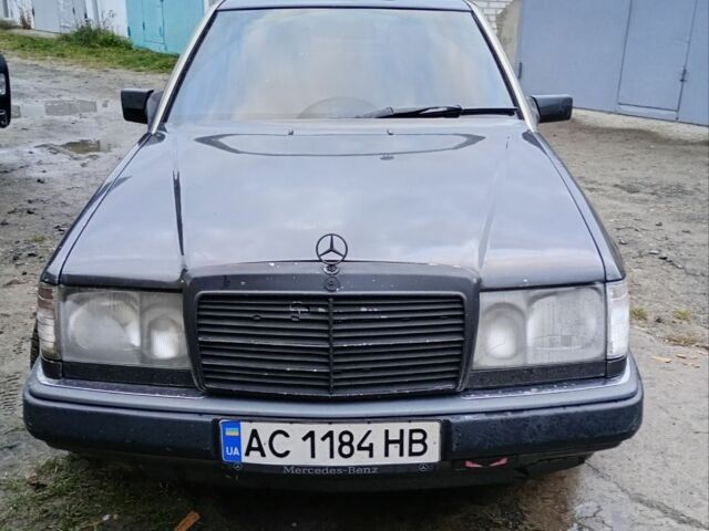 Сірий Мерседес 200, об'ємом двигуна 2 л та пробігом 70 тис. км за 2000 $, фото 4 на Automoto.ua