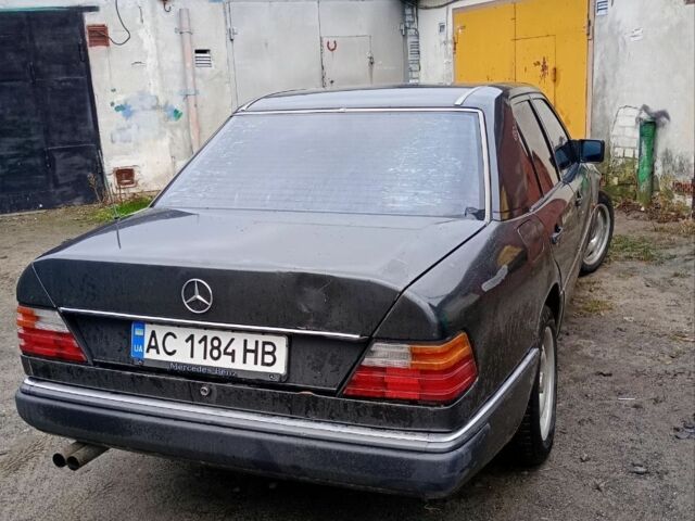 Сірий Мерседес 200, об'ємом двигуна 2 л та пробігом 70 тис. км за 2000 $, фото 2 на Automoto.ua