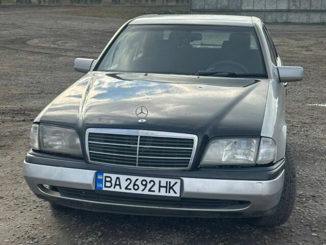 Серый Мерседес 200, объемом двигателя 2.8 л и пробегом 422 тыс. км за 2400 $, фото 1 на Automoto.ua