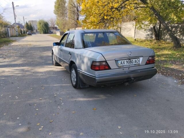 Сірий Мерседес 200, об'ємом двигуна 2 л та пробігом 300 тис. км за 1619 $, фото 3 на Automoto.ua