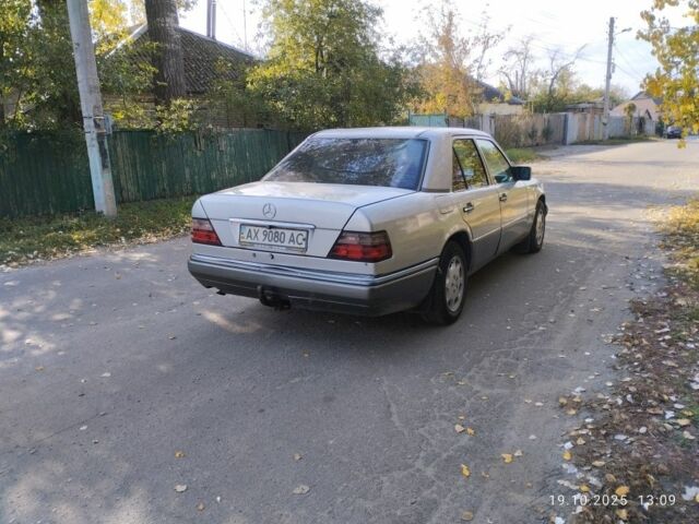 Сірий Мерседес 200, об'ємом двигуна 2 л та пробігом 300 тис. км за 1619 $, фото 2 на Automoto.ua