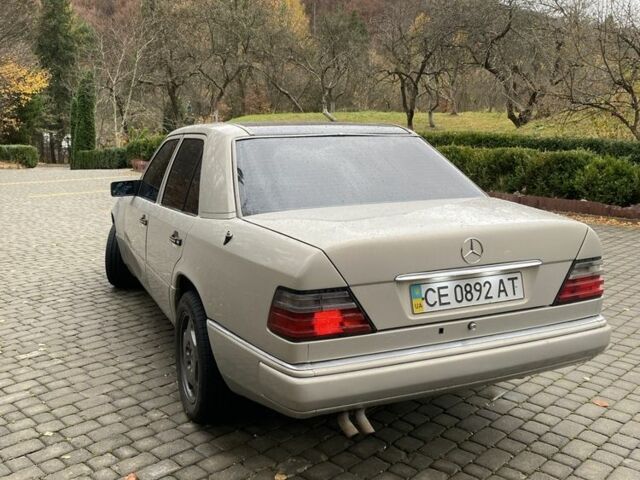 Серый Мерседес 200, объемом двигателя 2 л и пробегом 400 тыс. км за 2550 $, фото 3 на Automoto.ua