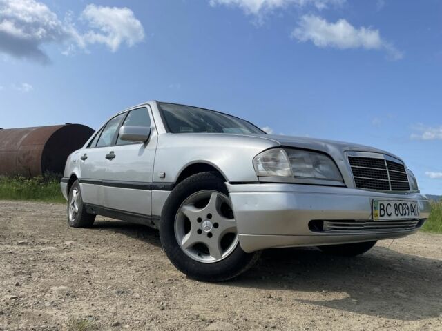 Серый Мерседес 200, объемом двигателя 1.8 л и пробегом 230 тыс. км за 2000 $, фото 17 на Automoto.ua