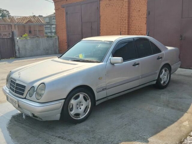 Серый Мерседес 200, объемом двигателя 2 л и пробегом 250 тыс. км за 3000 $, фото 6 на Automoto.ua