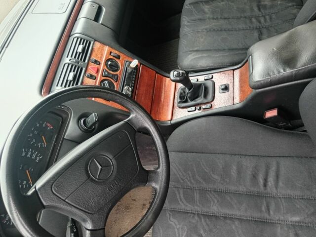 Мерседес 200 1997 в Васильковке на Automoto.ua Серый Мерседес 200, объемом двигателя 2 л и пробегом 244 тыс. км за 3000 $, фото 6 на Automoto.ua