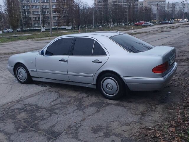 Серый Мерседес 200, объемом двигателя 2.8 л и пробегом 230 тыс. км за 2550 $, фото 5 на Automoto.ua