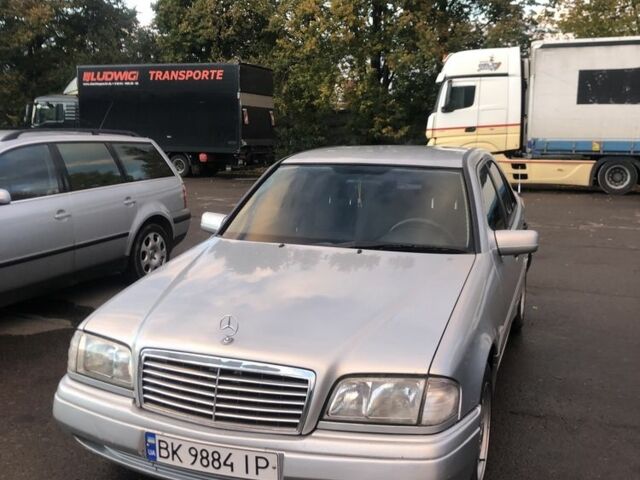 Сірий Мерседес 200, об'ємом двигуна 2 л та пробігом 339 тис. км за 3400 $, фото 2 на Automoto.ua