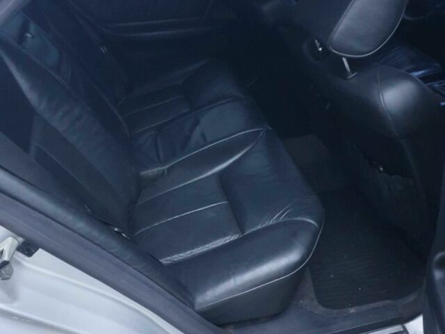 Серый Мерседес 200, объемом двигателя 2.8 л и пробегом 230 тыс. км за 2550 $, фото 8 на Automoto.ua