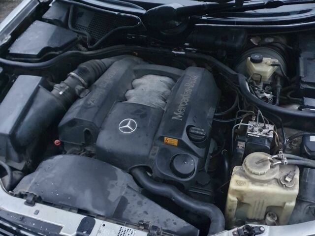Серый Мерседес 200, объемом двигателя 2.8 л и пробегом 230 тыс. км за 2550 $, фото 9 на Automoto.ua