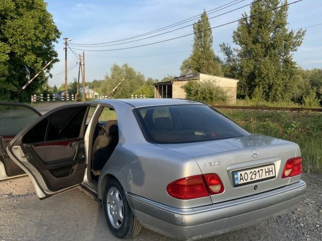Серый Мерседес 200, объемом двигателя 2 л и пробегом 236 тыс. км за 1850 $, фото 3 на Automoto.ua
