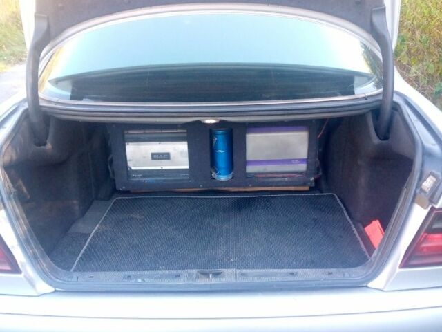 Серый Мерседес 200, объемом двигателя 2.2 л и пробегом 430 тыс. км за 3600 $, фото 2 на Automoto.ua