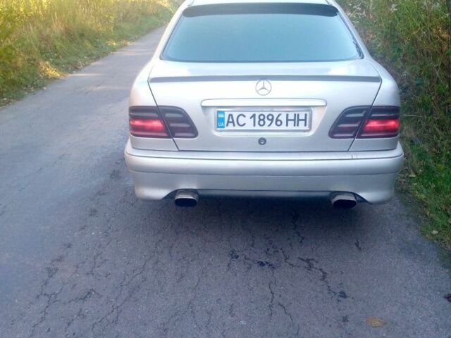 Серый Мерседес 200, объемом двигателя 2.2 л и пробегом 430 тыс. км за 3600 $, фото 1 на Automoto.ua