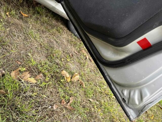 Серый Мерседес 200, объемом двигателя 0 л и пробегом 260 тыс. км за 3999 $, фото 2 на Automoto.ua