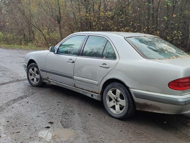 Сірий Мерседес 200, об'ємом двигуна 0 л та пробігом 500 тис. км за 1400 $, фото 4 на Automoto.ua